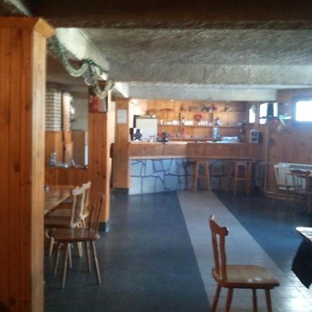 Kris Guesthouse Stoykite Bagian luar foto