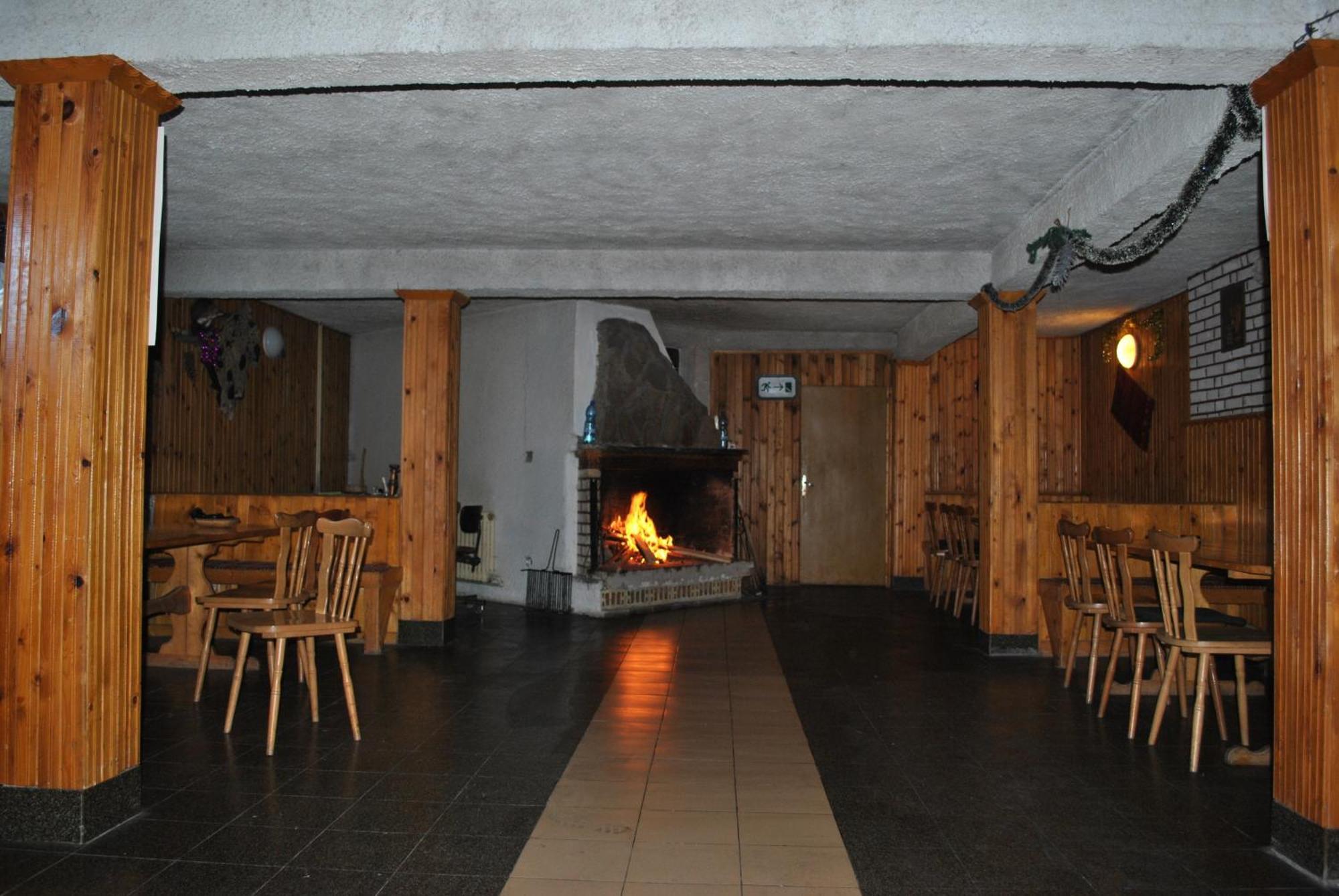 Kris Guesthouse Stoykite Bagian luar foto